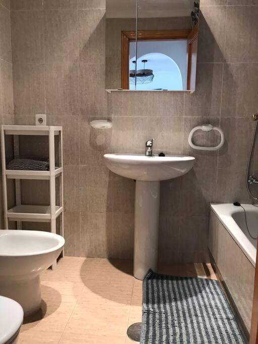Lovely One Bedroom Unit With Balcony And Pool Дения Экстерьер фото