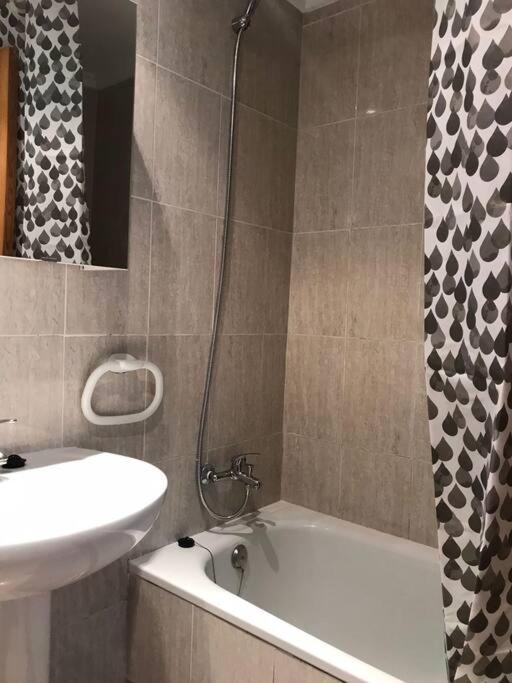 Lovely One Bedroom Unit With Balcony And Pool Дения Экстерьер фото